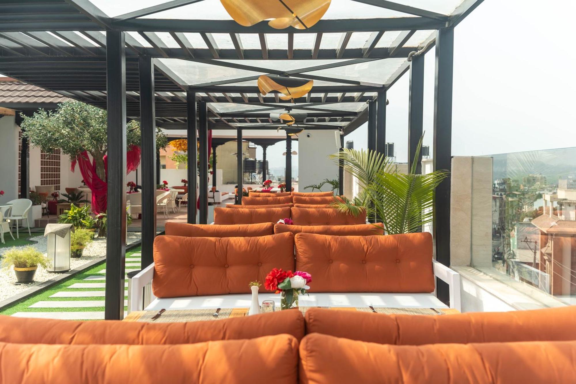 Square Hotel Катманду Экстерьер фото