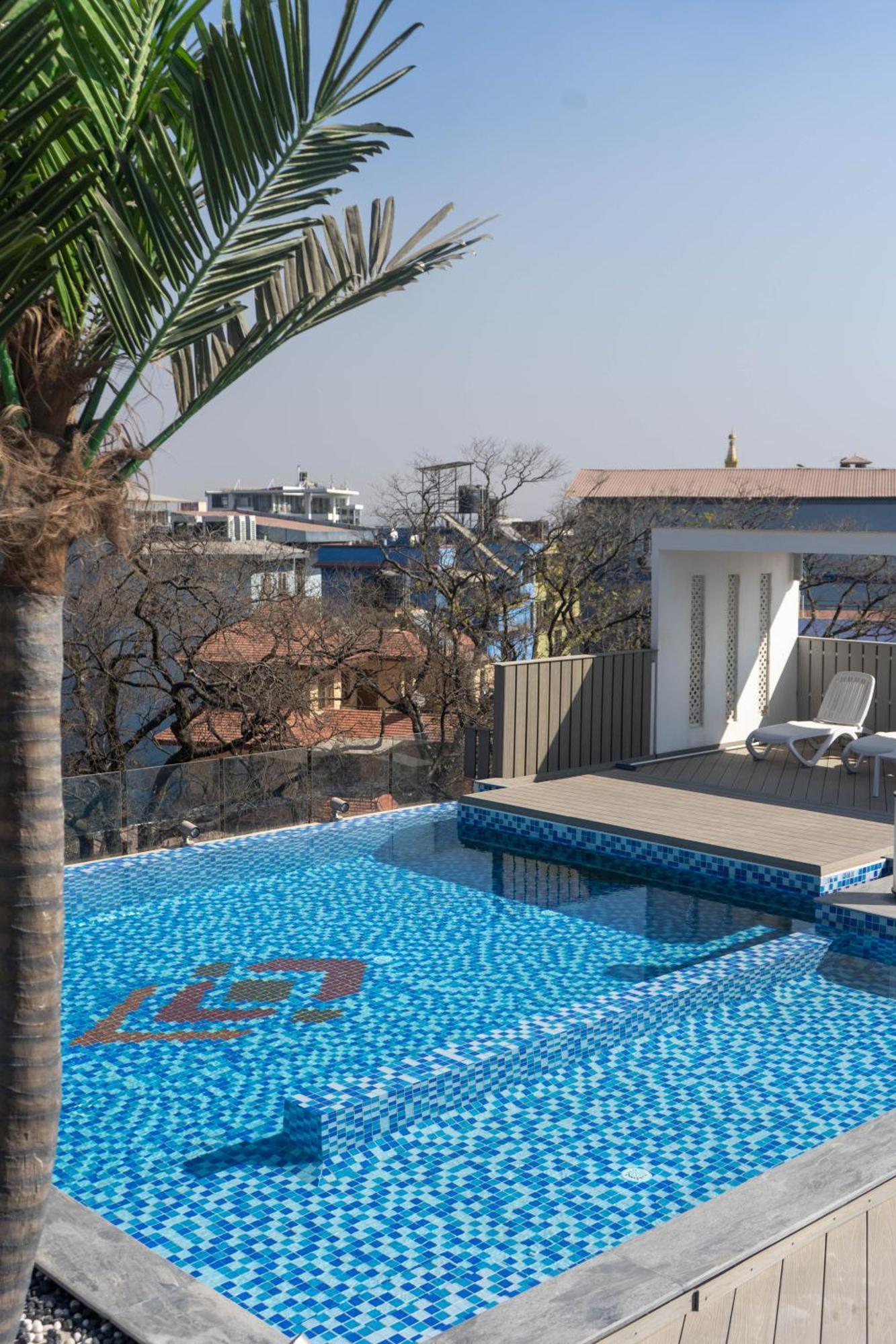 Square Hotel Катманду Экстерьер фото
